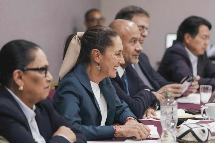 Sheinbaum prepara un libro con memorias de la transición histórica con López Obrador