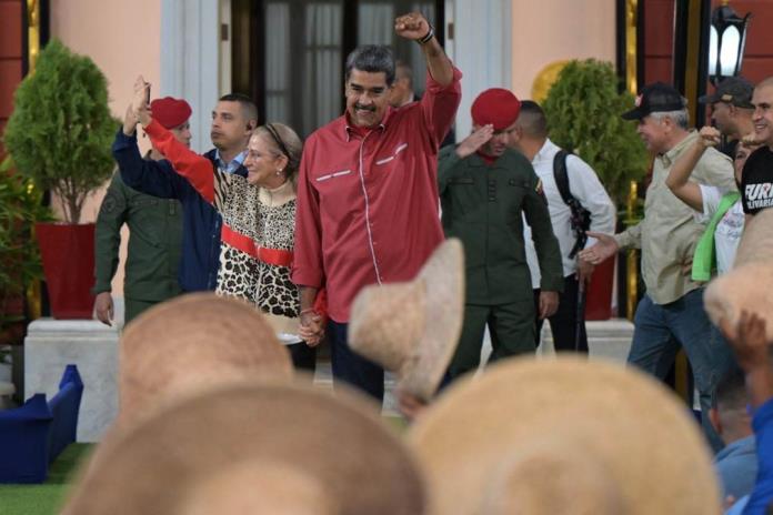 Maduro suspende red social X en Venezuela por 10 días
