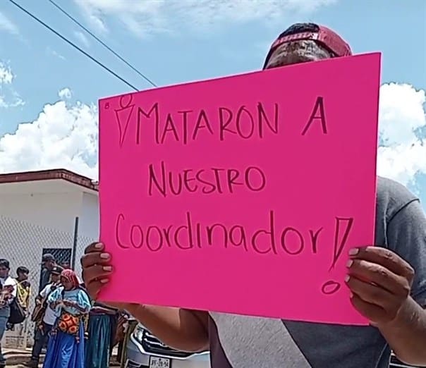 Wixárikas de Tuxpan de Bolaños exigen justicia en el sepelio de Yuniur Vázquez y Antonio Carrillo