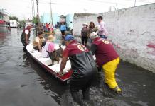 Un millar de personas evacuadas por inundaciones en Chalco