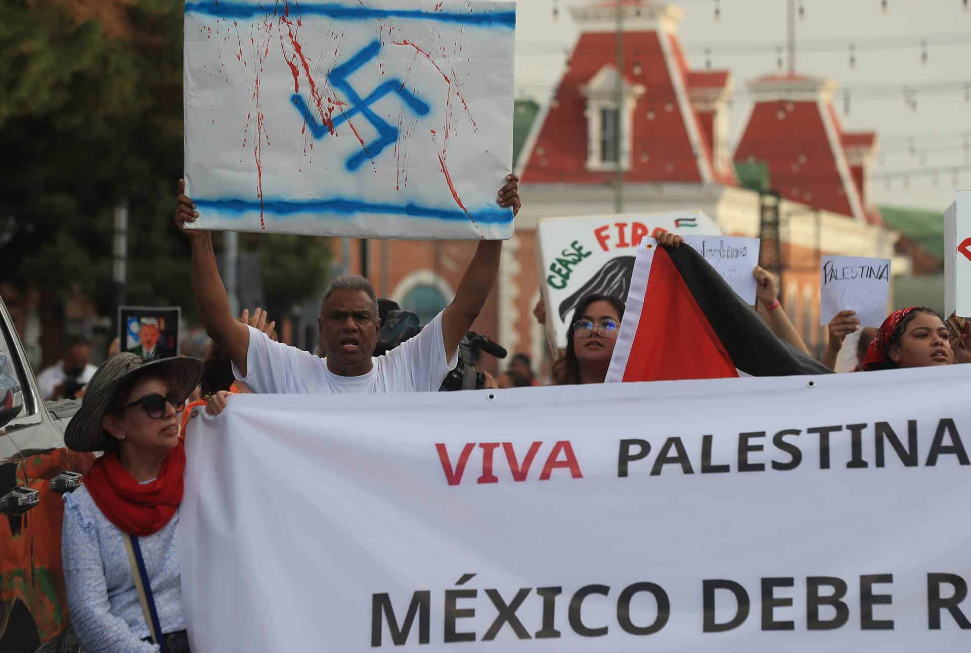 Activistas en puente fronterizo entre México y EE.UU. llaman al fin de la guerra en Gaza