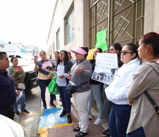 Por obra en escuela, cumplen un año sin clases presenciales; padres toman delegación de la SEP