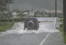 Un tifón extremadamente potente toca tierra en Japón