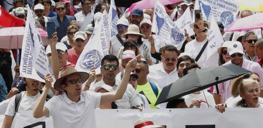 Engañan a estudiantes que protestan contra reforma judicial: AMLO