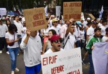 Jueces protestan frente al Congreso de México para impedir que se vote la reforma judicial