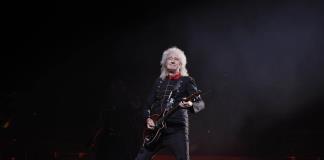 El guitarrista Brian May admite que sufrió un leve derrame cerebral