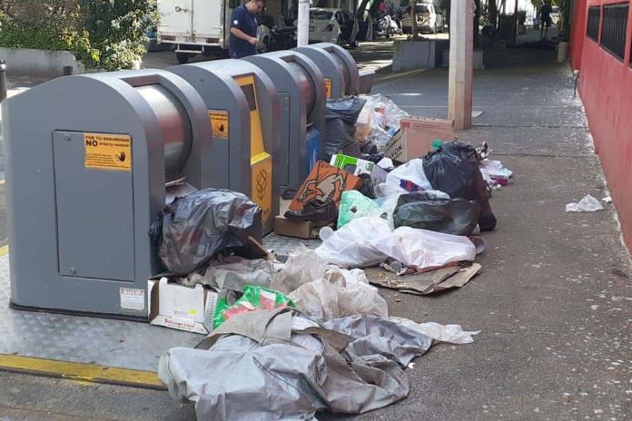 Vecinos se quejan de que los camiones de Caabsa Eagle tienen cuatro días sin recoger la basura