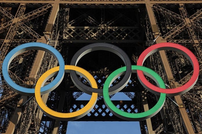 Los descendientes de Eiffel quieren la retirada de los anillos olímpicos para finales de año
