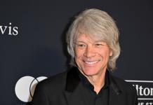 Bon Jovi salva a una mujer al borde de un puente en EEUU