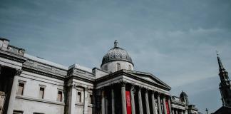 La escultura Mil veces un instante, de la mexicana Teresa Margolles, exhibida en Londres