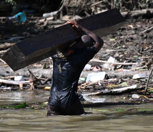 El Atrato, un río con derechos lastimados pese a histórico fallo en Colombia