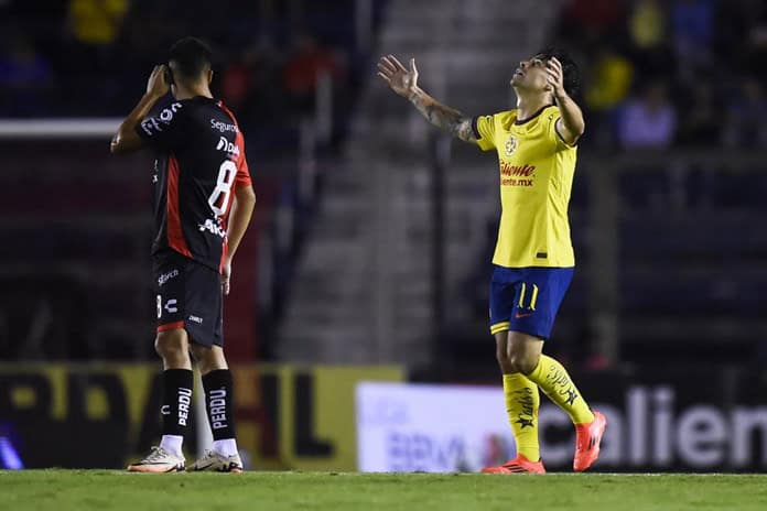 Víctor Dávila reaparece por la puerta grande en el fútbol mexicano