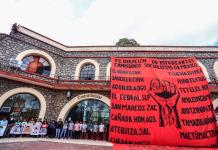 Ayotzinapa grita contra la represión tras diez años de lucha e incertidumbres