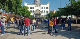 El Salto frena relación con filial de Caabsa; trabajadores protestan en el Ayuntamiento