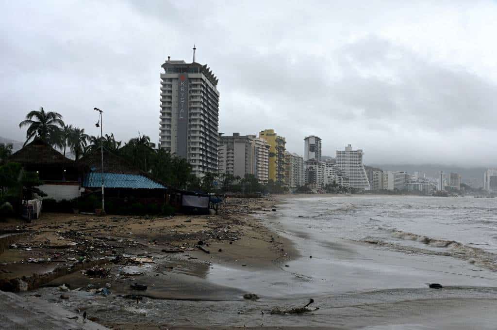 México activa planes de emergencia ante cercanía de Milton pero no prevé que toque tierra