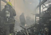 Voraz incendio consume tienda de autoservicio, no hay heridos de gravedad 