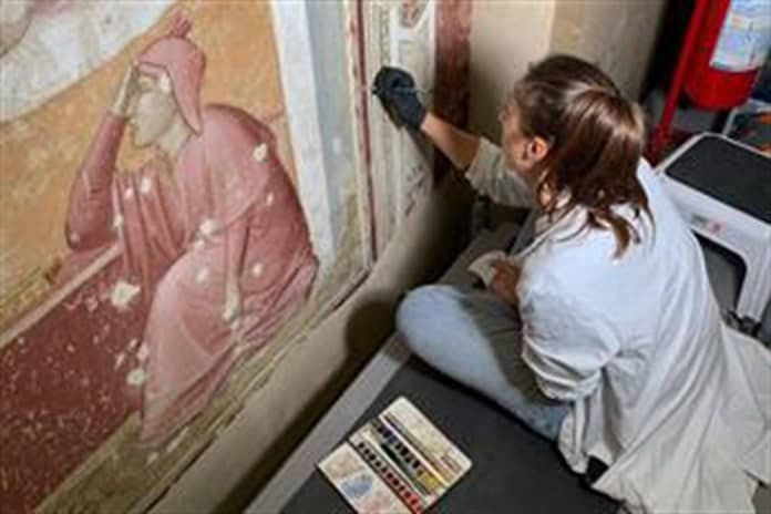 Las pinturas de Giotto resisten a los siglos en los muros de Florencia con su restauración