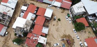 López Obrador promete apoyo a 15.000 familias afectadas por el huracán John en Acapulco