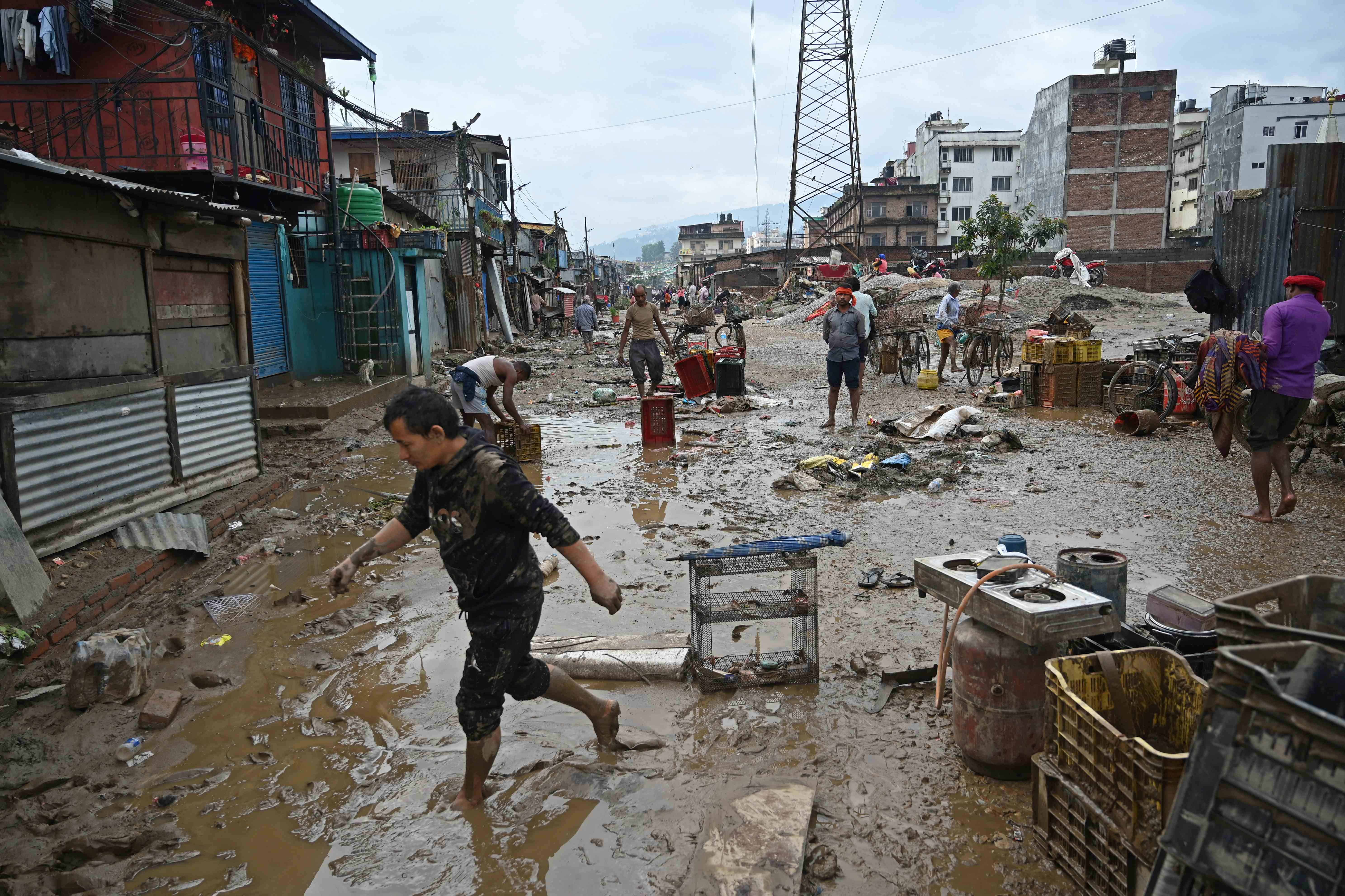 Las inundaciones en Nepal dejan al menos 209 muertos