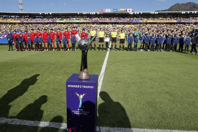 Kim Jong-un se reúne con la selección femenina sub-20 ganadora del Mundial sub-20