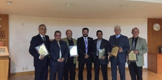 Rodolfo Van Dyck, pionero del trasplante renal en Jalisco, recibe el primer premio al mérito por su labor