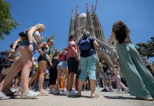 España bate récord de visitantes en pleno debate sobre el exceso de turismo