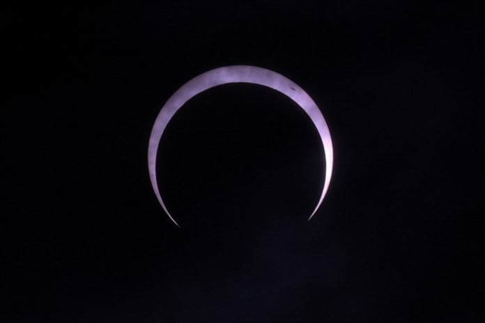 Eclipse solar anular se vio en Isla de Pascua y la Patagonia de Chile y Argentina