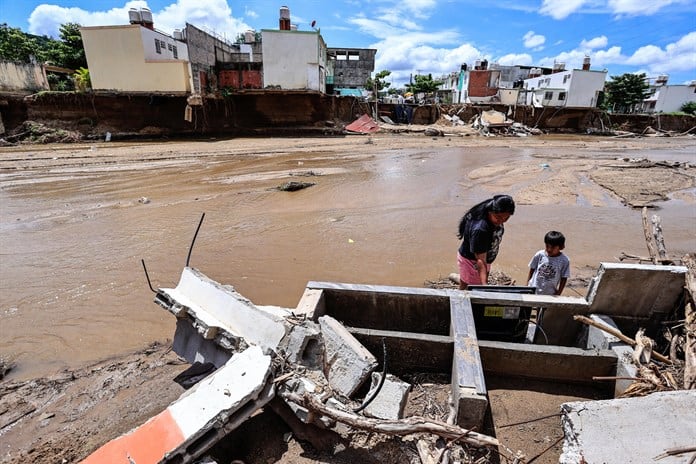 Las lluvias del huracán John derrumban casas y sueños de familias en Acapulco