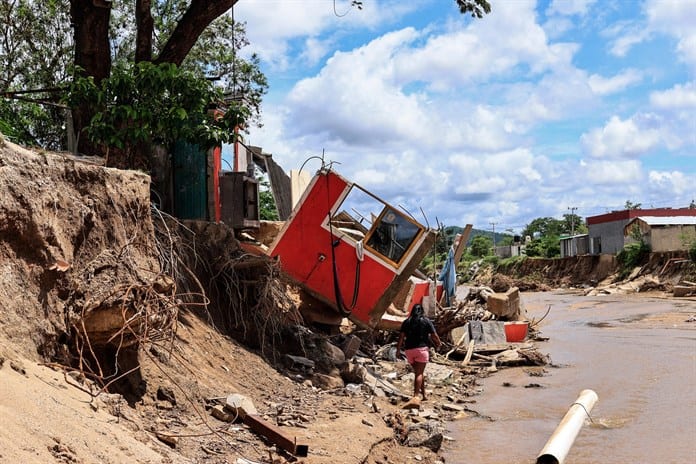 Las lluvias del huracán John derrumban casas y sueños de familias en Acapulco