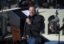 El cantante de country Garth Brooks es acusado de asalto sexual y violación