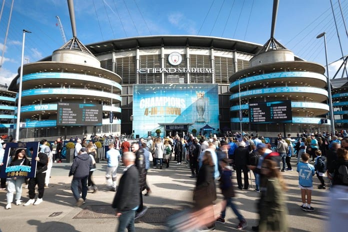 El Manchester City gana el primer asalto a la Premier League