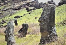 Alerta en Chile por un incendio que afecta a parque nacional en Isla de Pascua