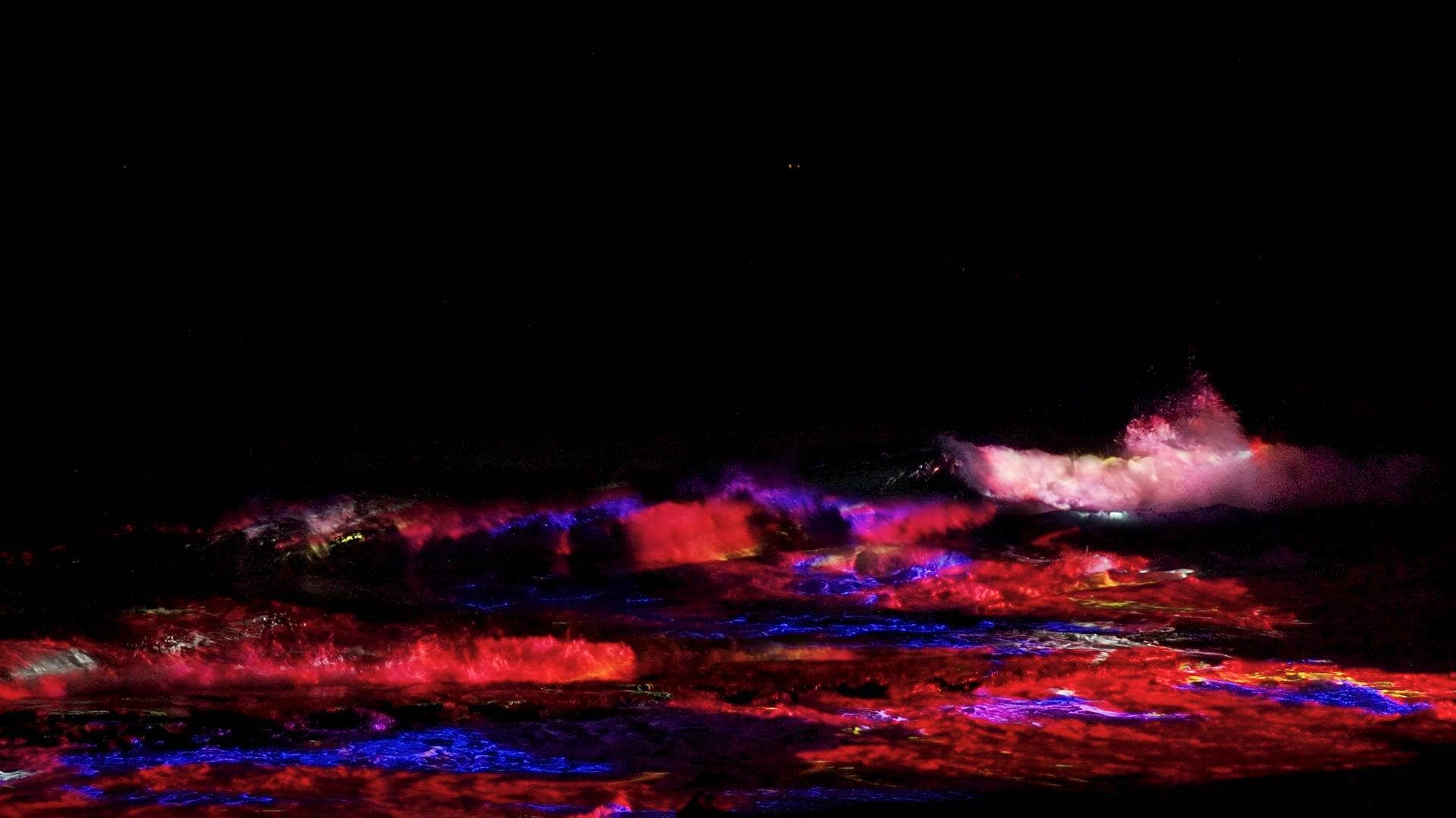 TeamLab abre una nueva exposición nocturna en Japón entre arrozales y bosques frondosos