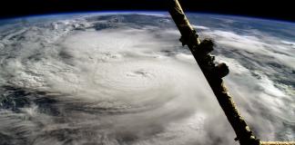 El huracán Milton crece de tamaño y genera los primeros tornados en su camino a Florida