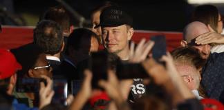 Musk finalmente mostrará el prometido robotaxi de Tesla