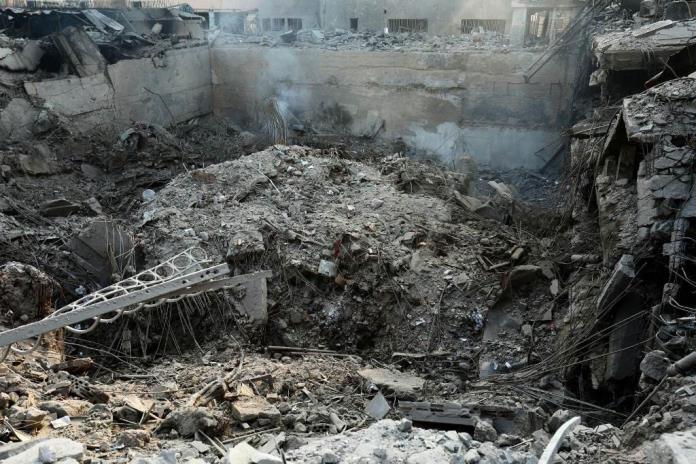 Superar los traumas con papel: las librerías de Beirut protegen la cultura ante la guerra