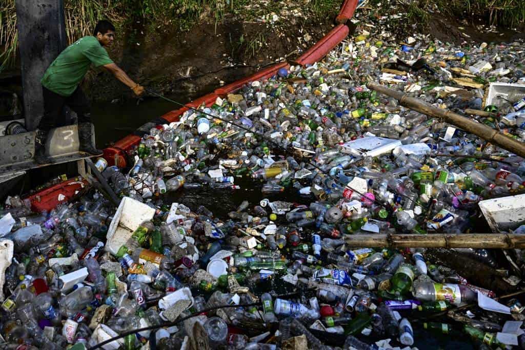 Wanda, la máquina que evita que toneladas de basura lleguen al mar en Panamá