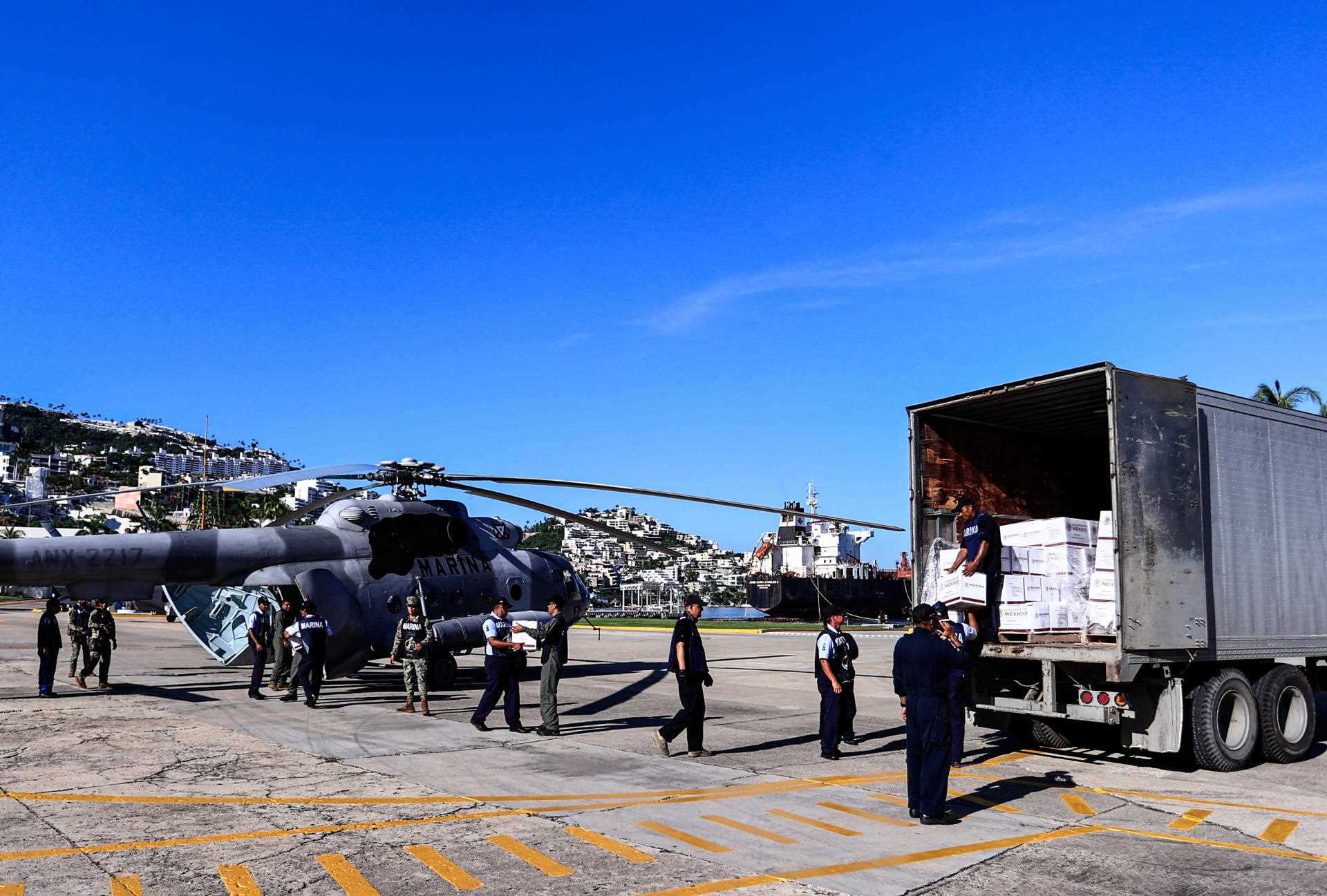 Damnificados por huracán John en Acapulco empiezan a recibir despensas