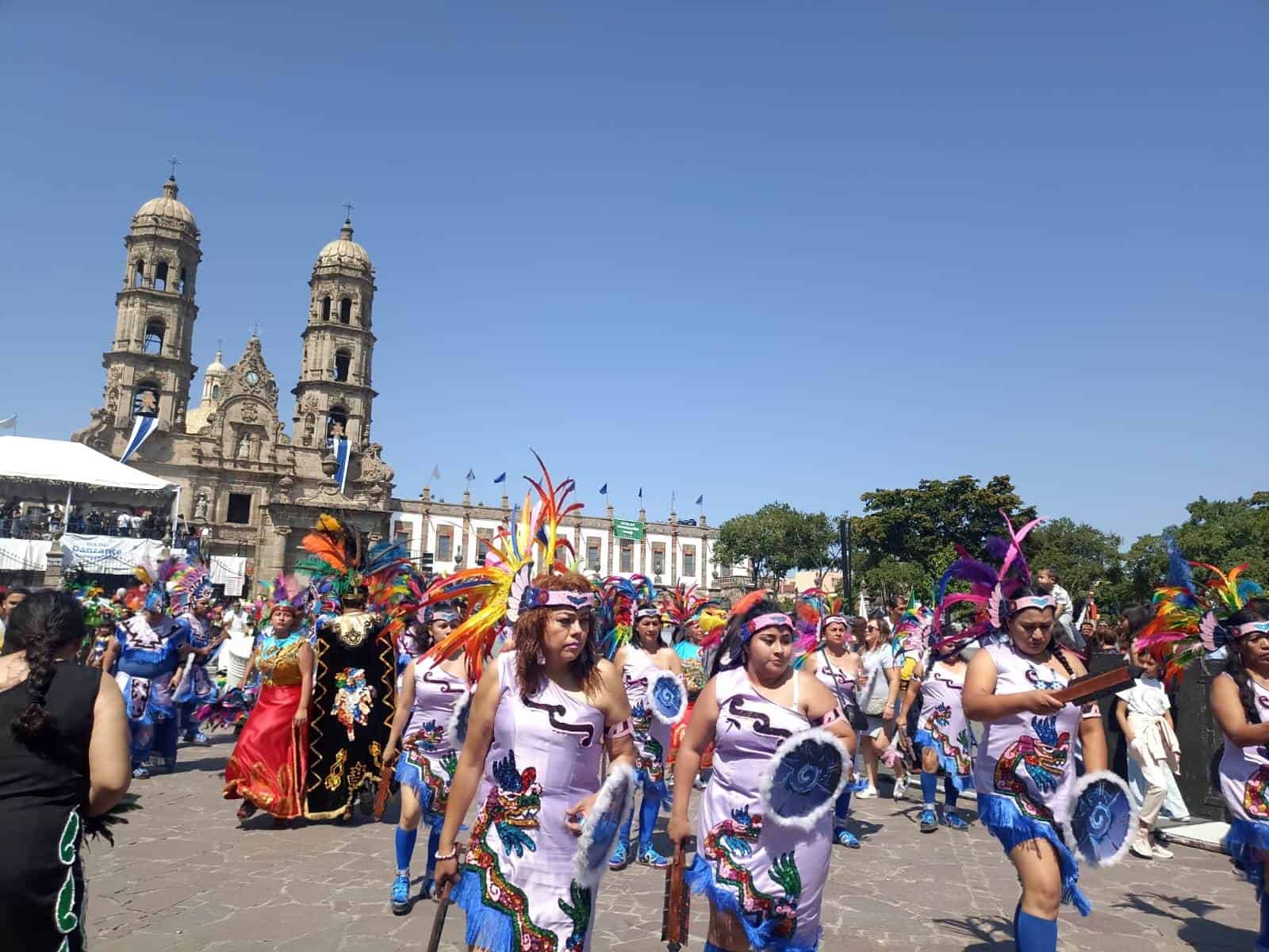 Ocho mil danzantes celebran su día con la Virgen de Zapopan