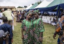 Nigeria celebra por partida doble un festival en la capital mundial de los mellizos