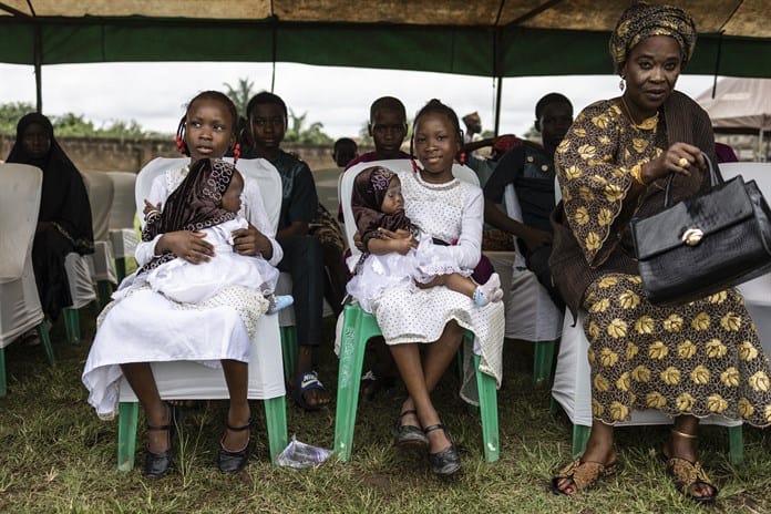 Nigeria celebra por partida doble un festival en la capital mundial de los mellizos