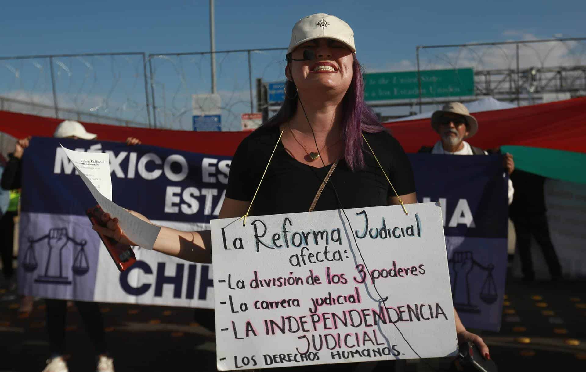 Bloquean importante paso fronterizo entre EEUU y México por reforma judicial