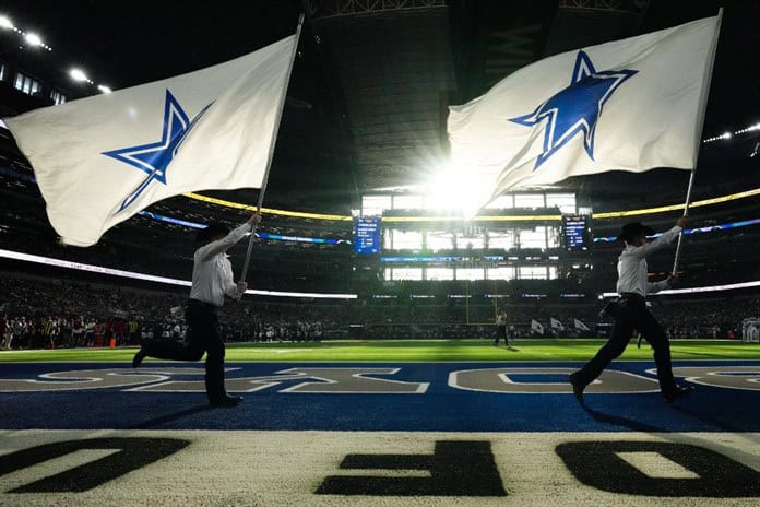 Los Cowboys, la franquicia deportiva más cara del mundo, toca fondo en la era Jerry Jones