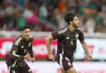 México vence a Estados Unidos en amistoso, con liderazgo de Raúl Jiménez