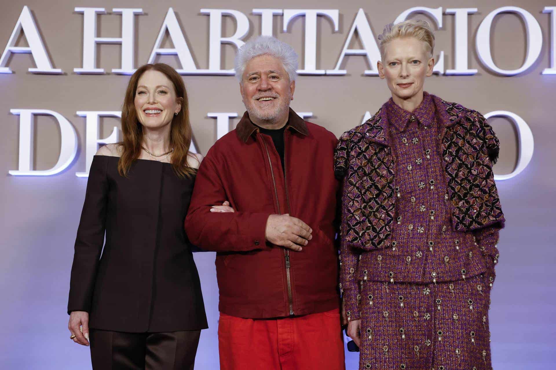 Swinton y Moore: brillo de estrellas en Madrid para presentar lo último de Almodóvar