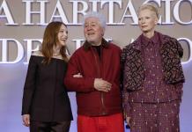 Swinton y Moore: brillo de estrellas en Madrid para presentar lo último de Almodóvar