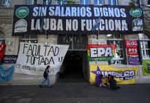 Estudiantes argentinos se rebelan en la calle contra el ajuste de Milei a las universidades