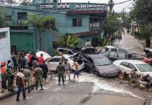 Mueren tres personas por feroz temporal en ciudad mexicana de Monterrey