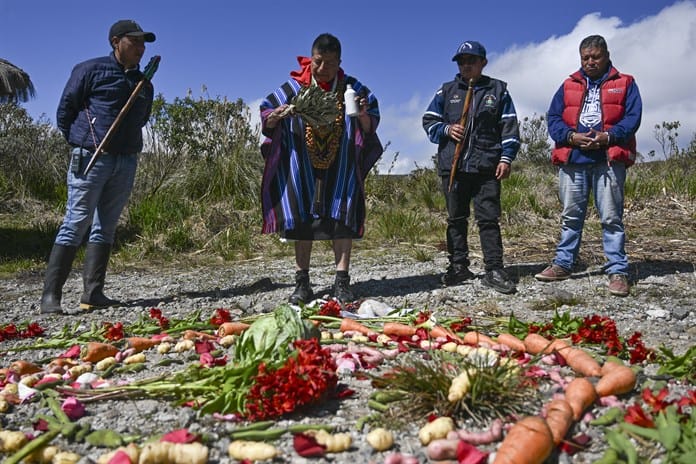 En Colombia, un volcán prohibido y sus guardianes indígenas