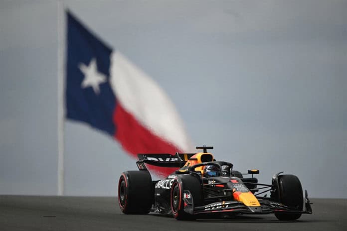 Carlos Sainz lidera y Ferrari domina en los únicos libres de Austin